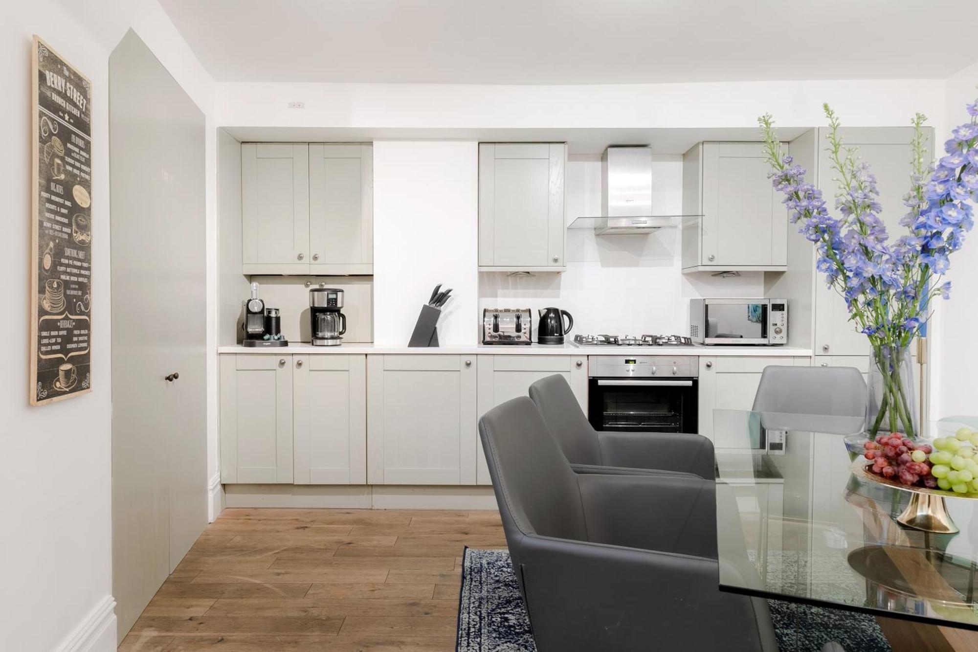 Apartament Rare Find Off Oxford St! Soho 5Bed Design House For Xxl Groups Londyn Zewnętrze zdjęcie