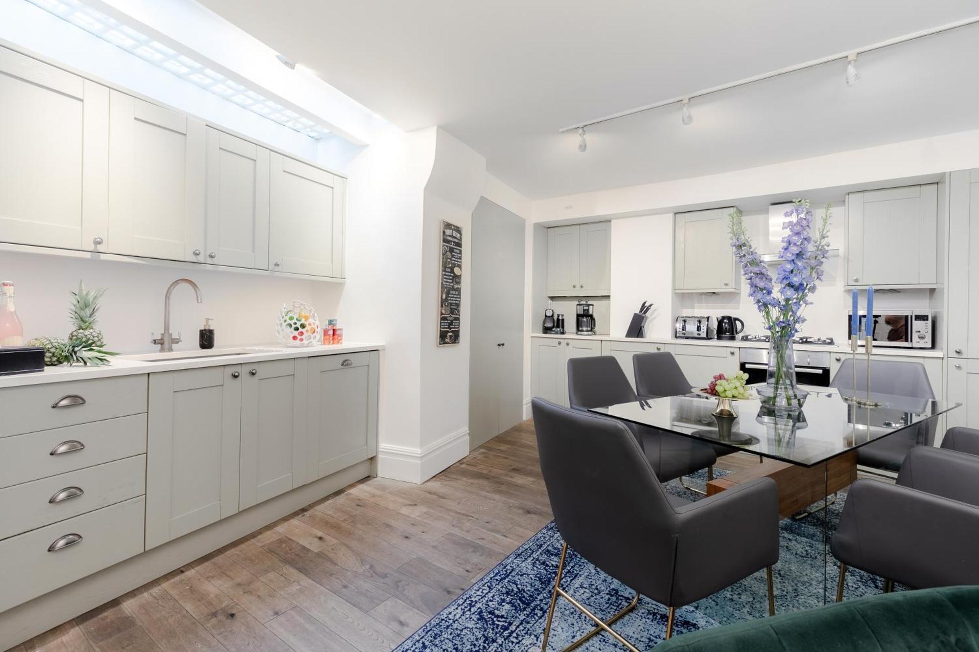 Apartament Rare Find Off Oxford St! Soho 5Bed Design House For Xxl Groups Londyn Zewnętrze zdjęcie